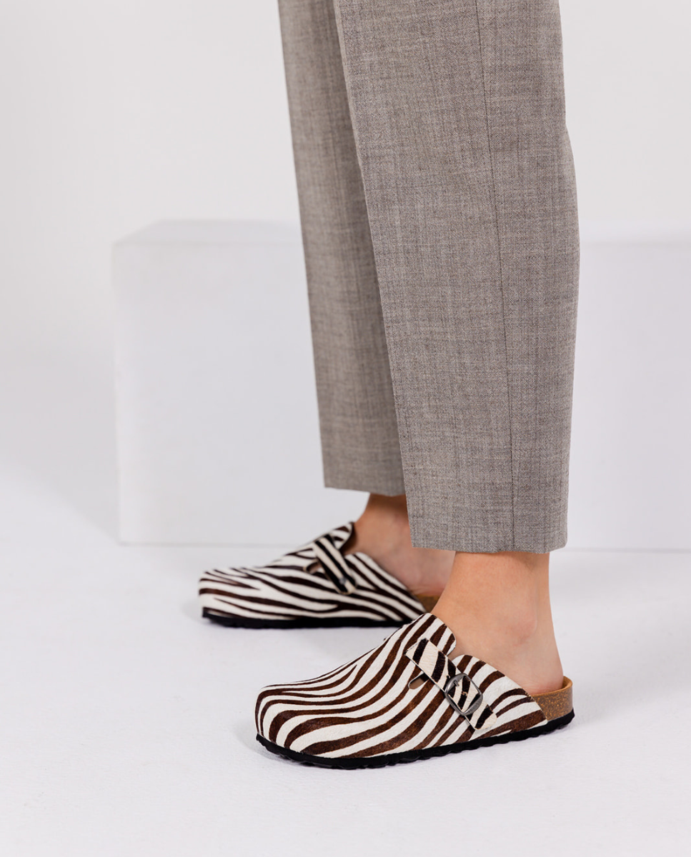 Flat shoe CLOG-599 zebra - Yokono