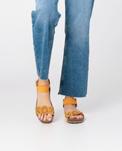 Flat sandal VILLA-086 orange