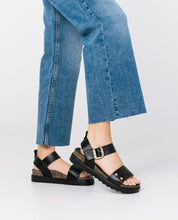 Sandalia de plataforma Tunez 128 negro