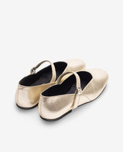 Goldener ARI-001 Tänzer