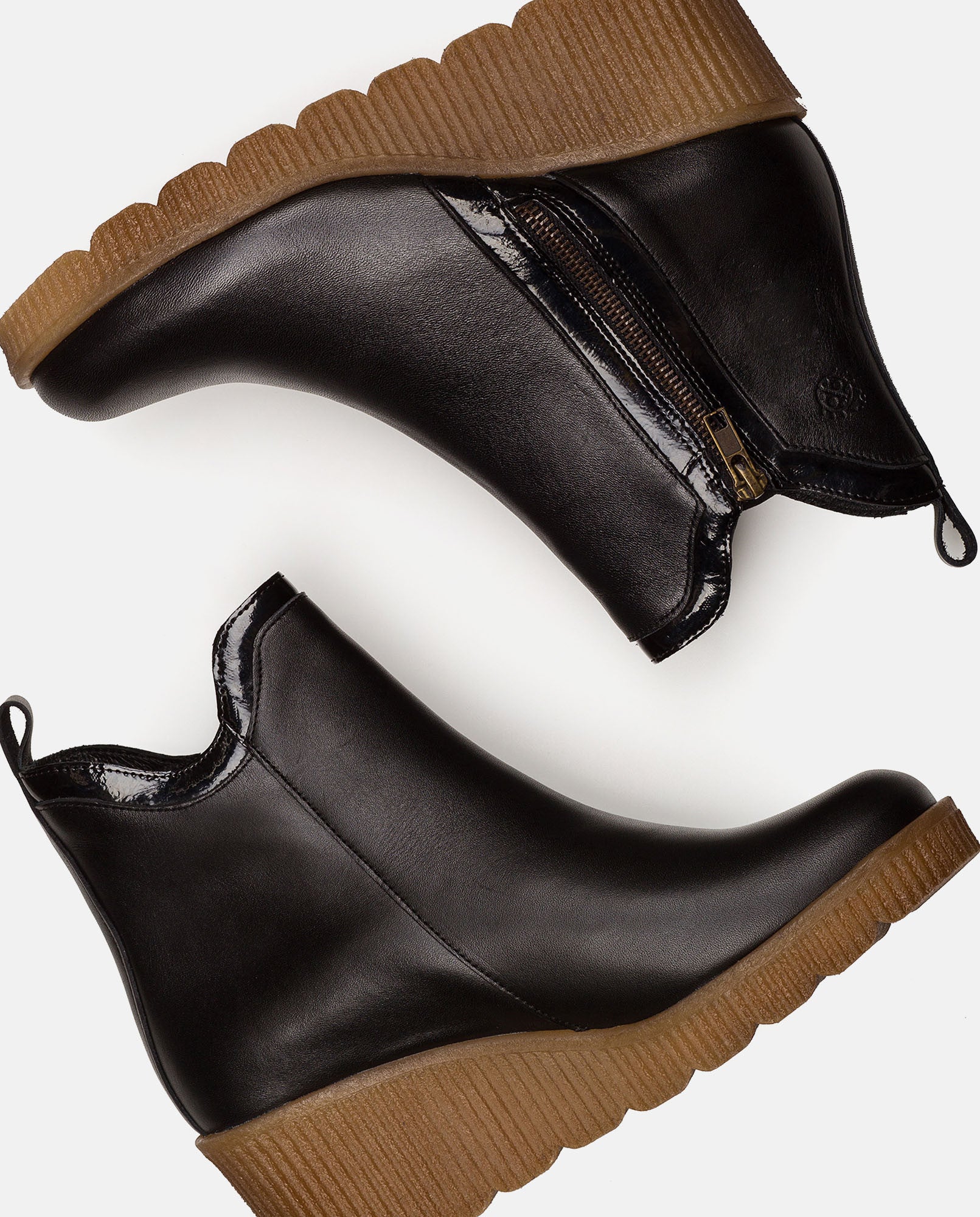 Botín de cuña MADONA-002 NEGRO_30670.jpg