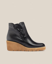 Botín de cuña MADONA-006 negro_34201.jpg