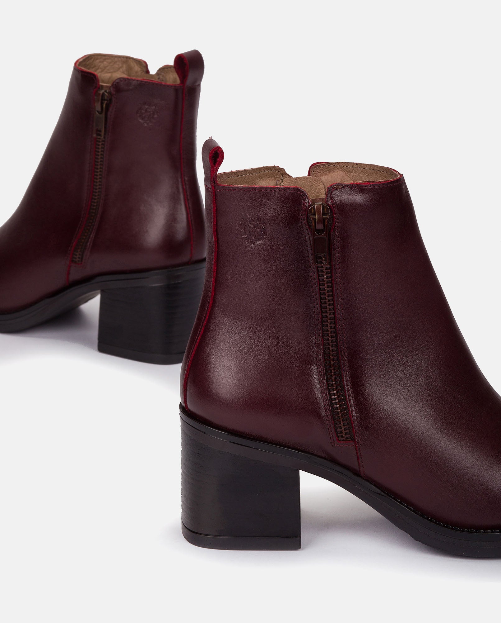 Botín de tacón LANDAS-002 BURDEOS_30423.jpg