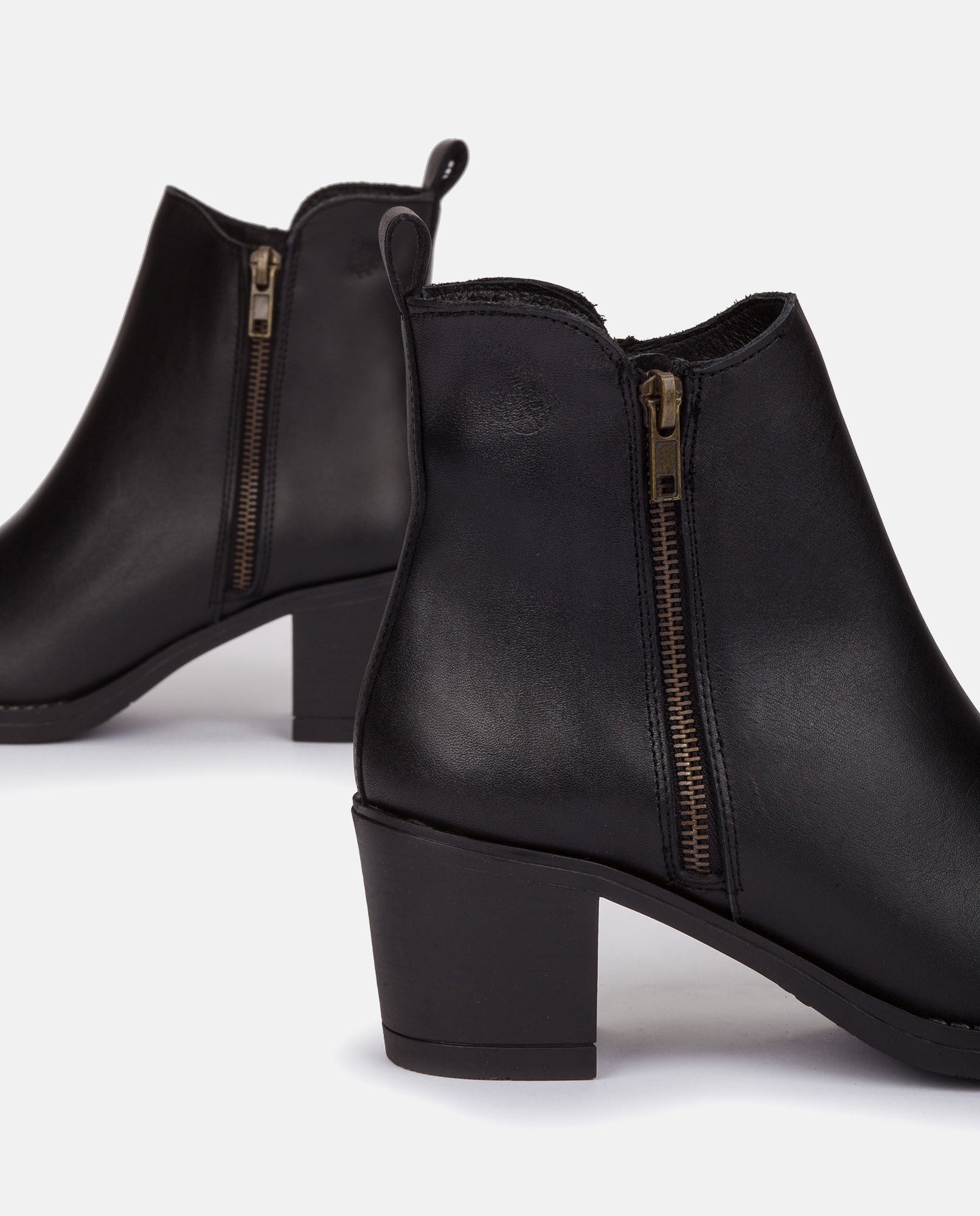 Botín de tacón Lille 012 negro_31540.jpg