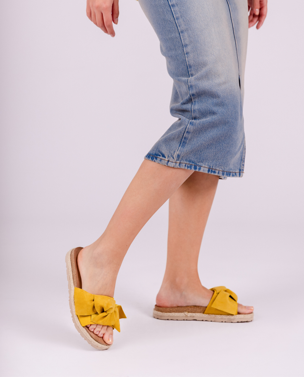 Sandalia plana ARENA-004 amarillo