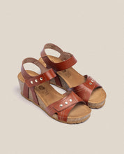 Sandalia cuña Cadiz 303 marrón_33082.jpg