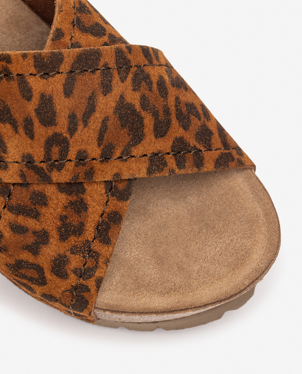 Sandalia de cuña BARI-257 leopardo_36440.jpg