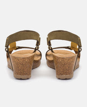 Sandalia de cuña Cadiz 139 verde_28846.jpg