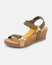 Sandalia de cuña Cadiz 139 verde_28850.jpg