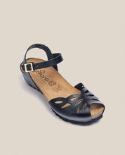 Sandalia de cuña Monaco 003 negro_32963.jpg