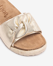 Sandalia plana ARENA-004 dorado_37071.jpg