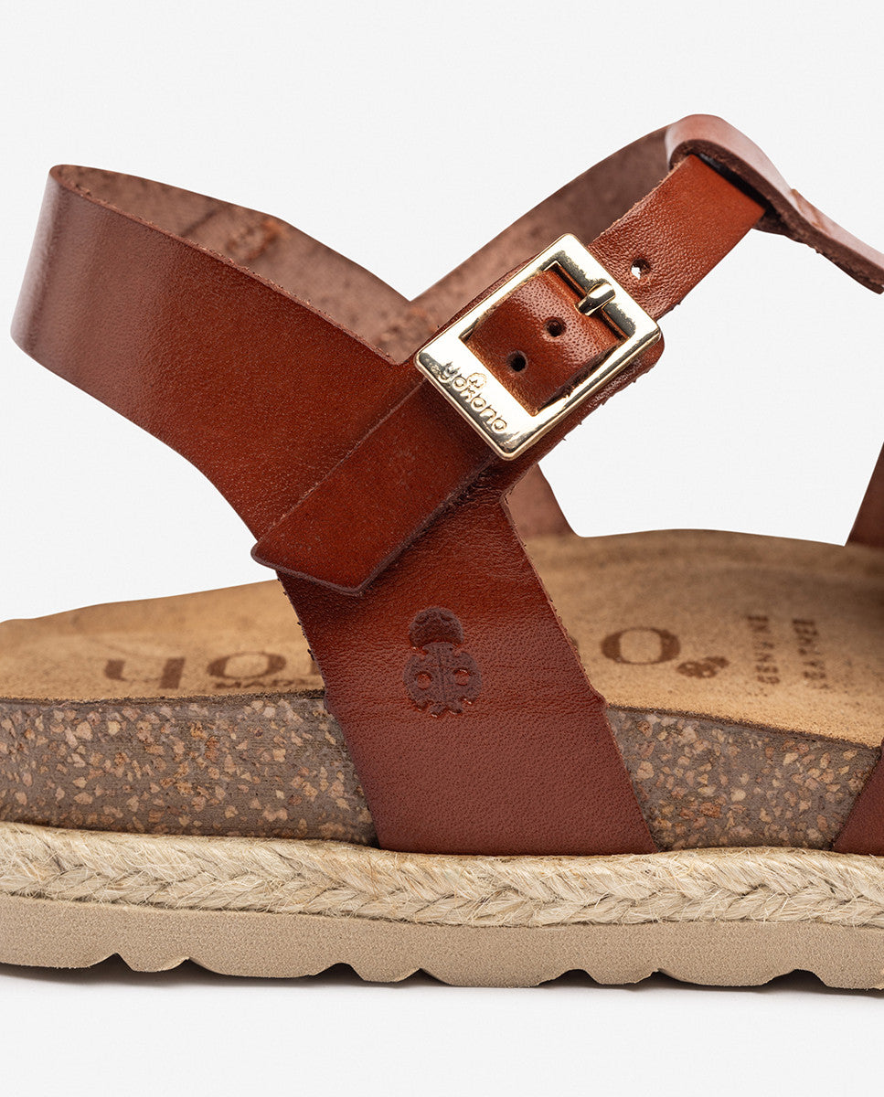 Sandalia plana ARENA-021 marrón_36607.jpg