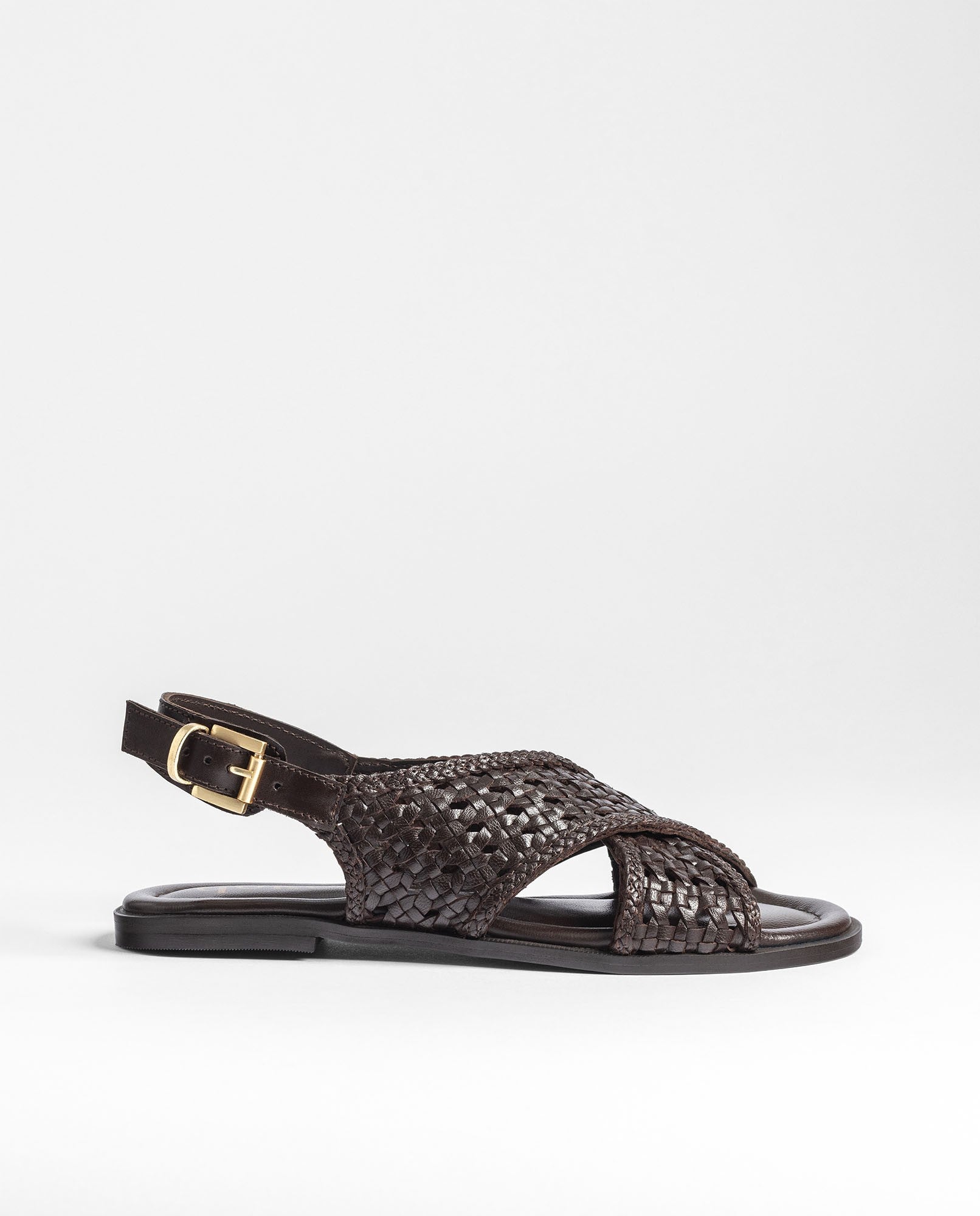 Sandalia plana CRES-252 marrón oscuro – Yokono