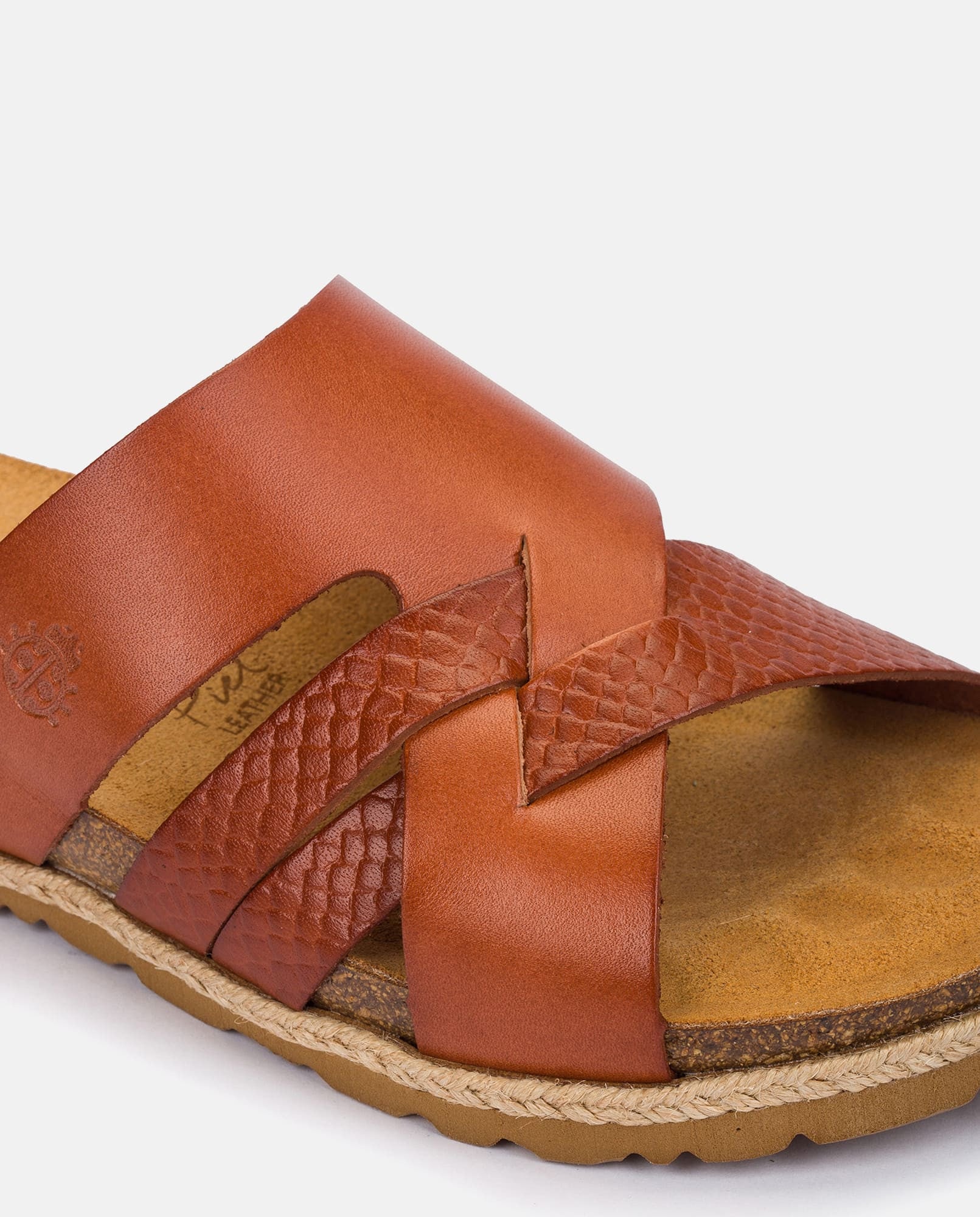 Sandalia plana Chipre 250 marrón_28925.jpg