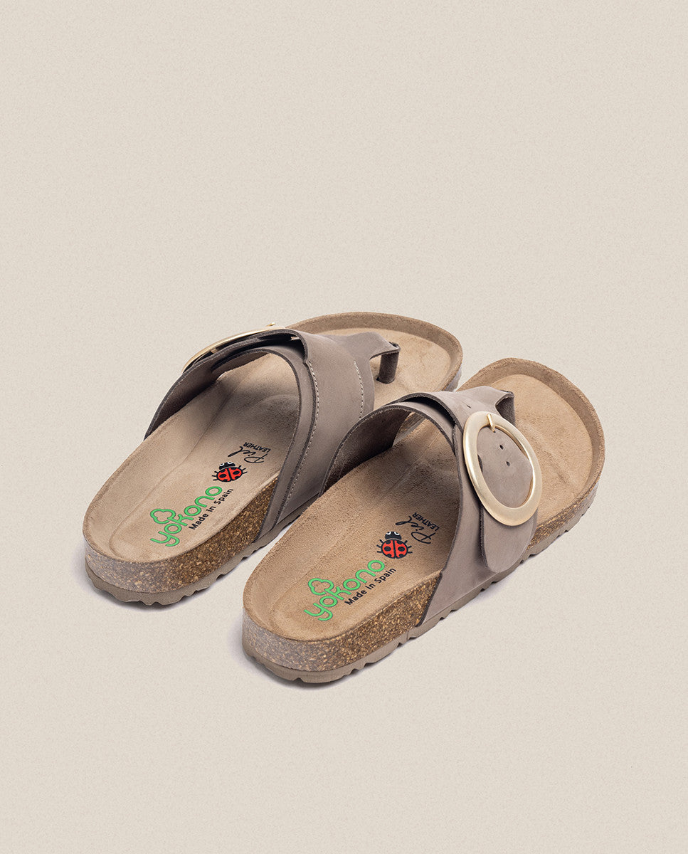 Sandalia plana Granada 704 marrón_33143.jpg