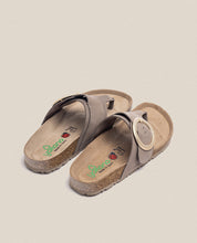 Sandalia plana Granada 704 marrón_33143.jpg