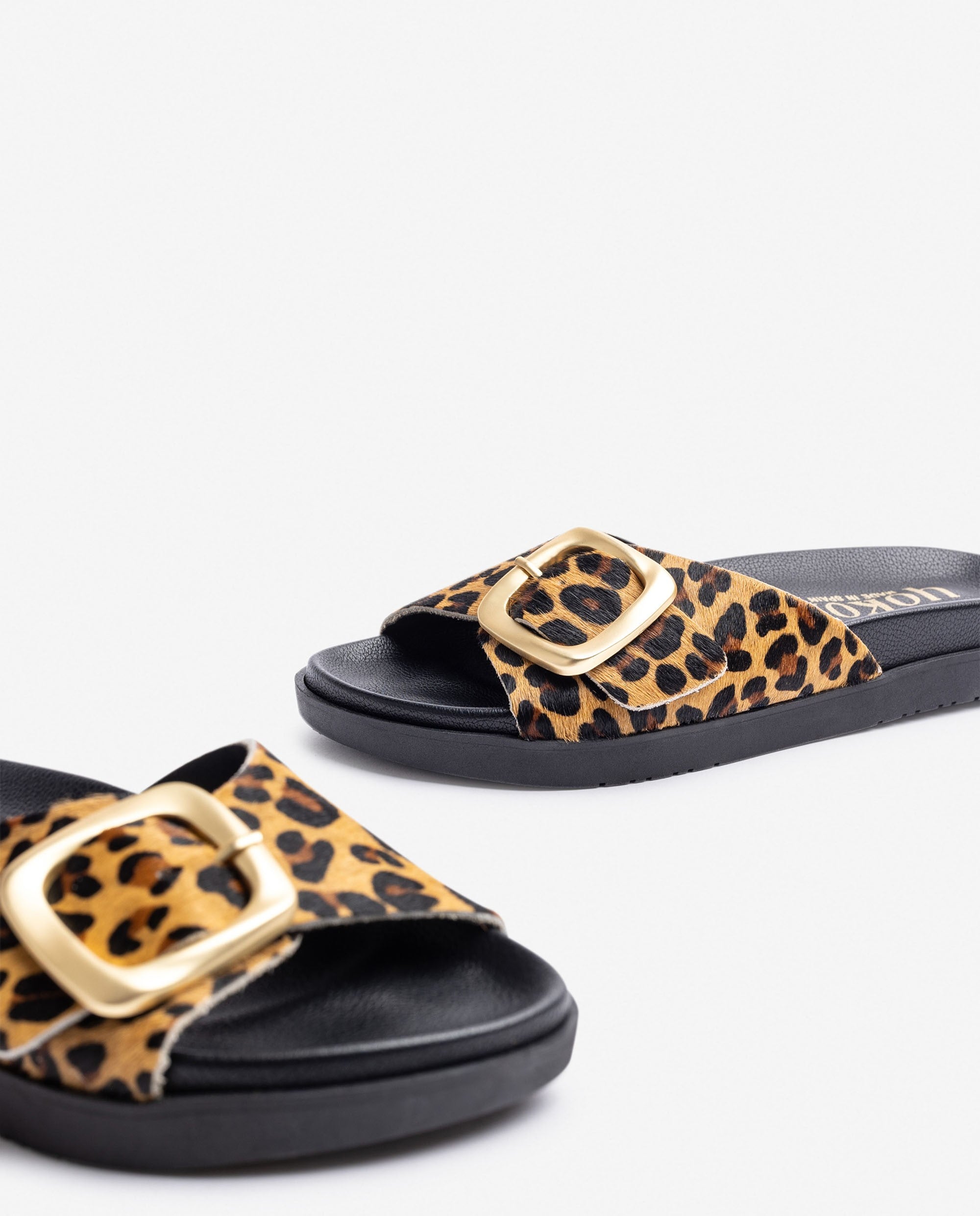 Sandalia plana MORENA-134 leopardo_37649.jpg