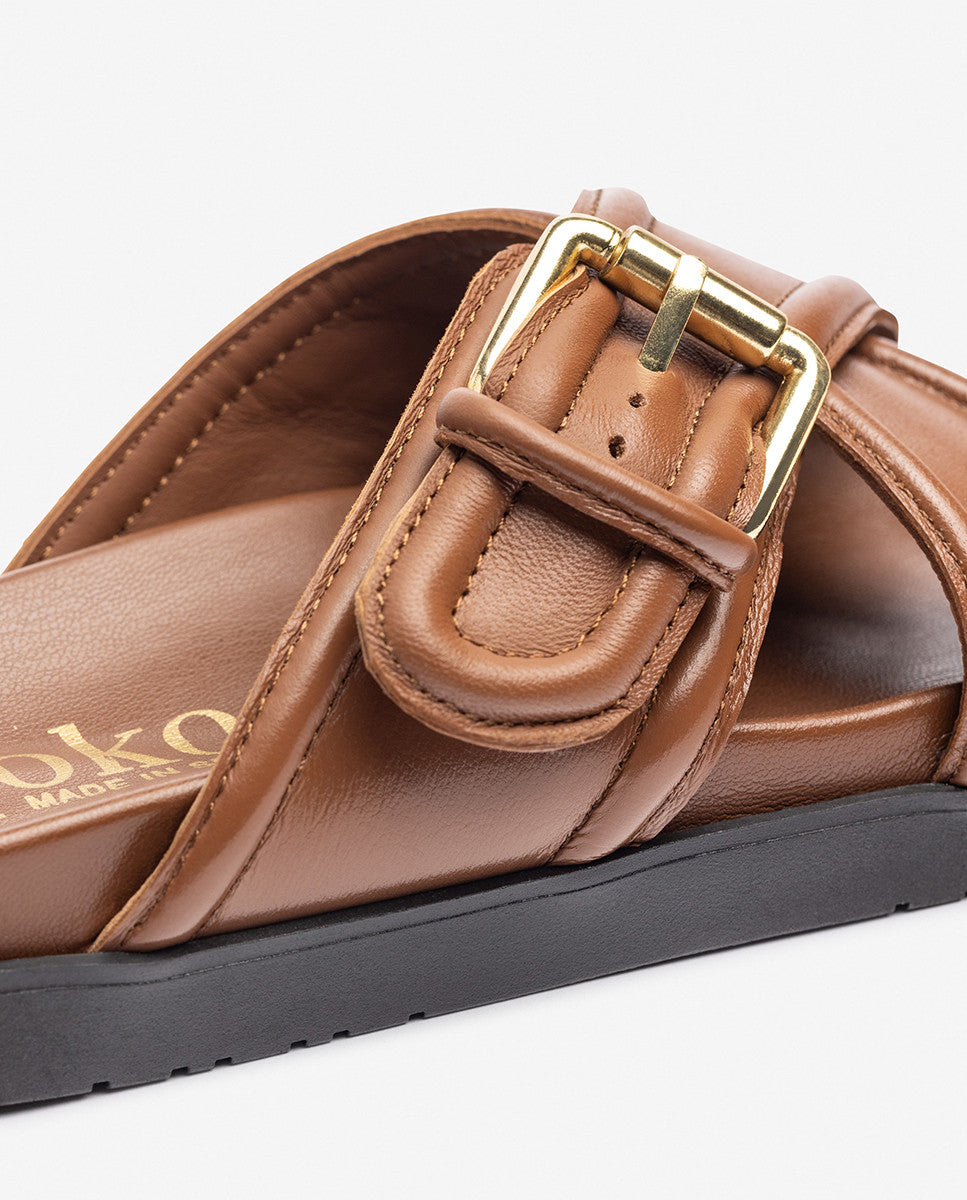 Sandalia plana MORENA-310 marrón_37101.jpg