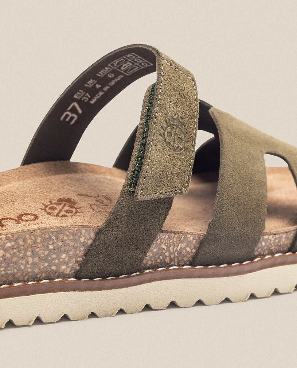 Sandalia plana Petra 125 verde_33559.jpg