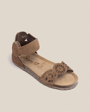 Sandalia plana Villa 086 marrón_33489.jpg