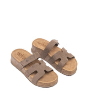 Sandalia de plataforma WIWI-125 marrón