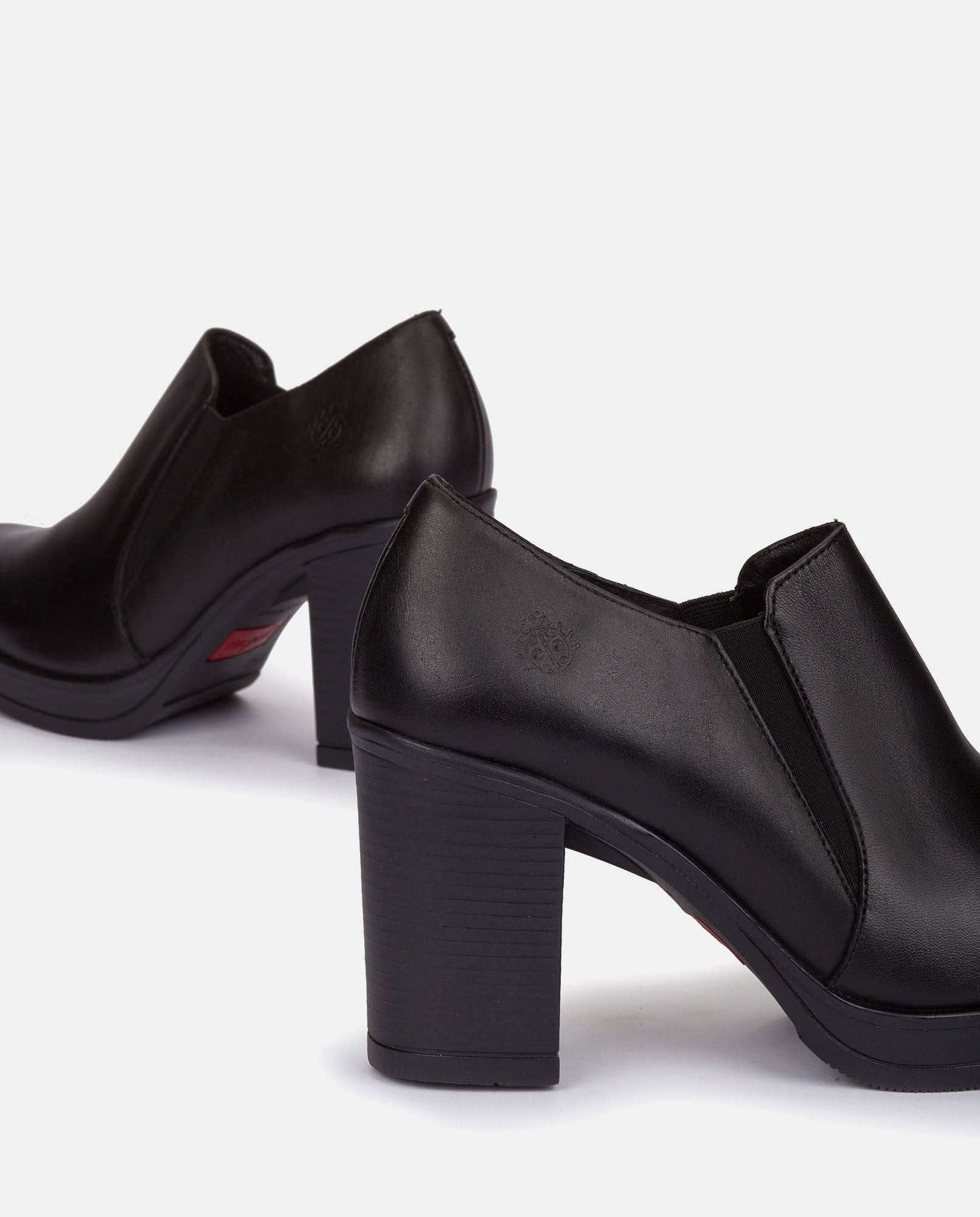 Zapato de tacón Pilsen 005 negro_31596.jpg