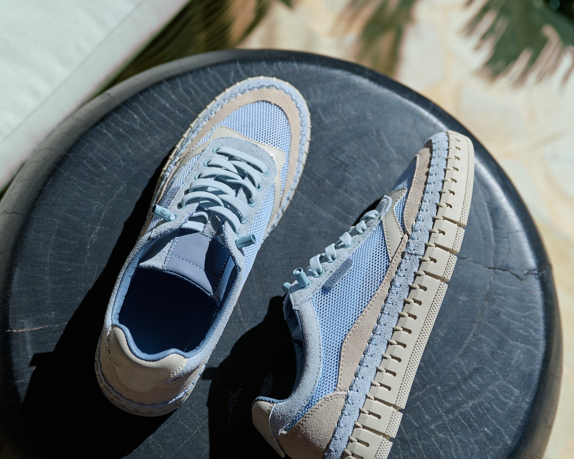 Looks urbanos con sneakers que  nunca fallan