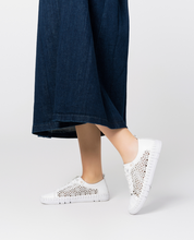 Flacher Schuh FLOW-002 weiß