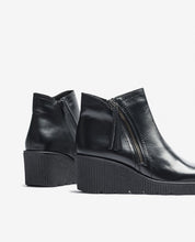 Botín de cuña MADONA-007 negro_38201.jpg