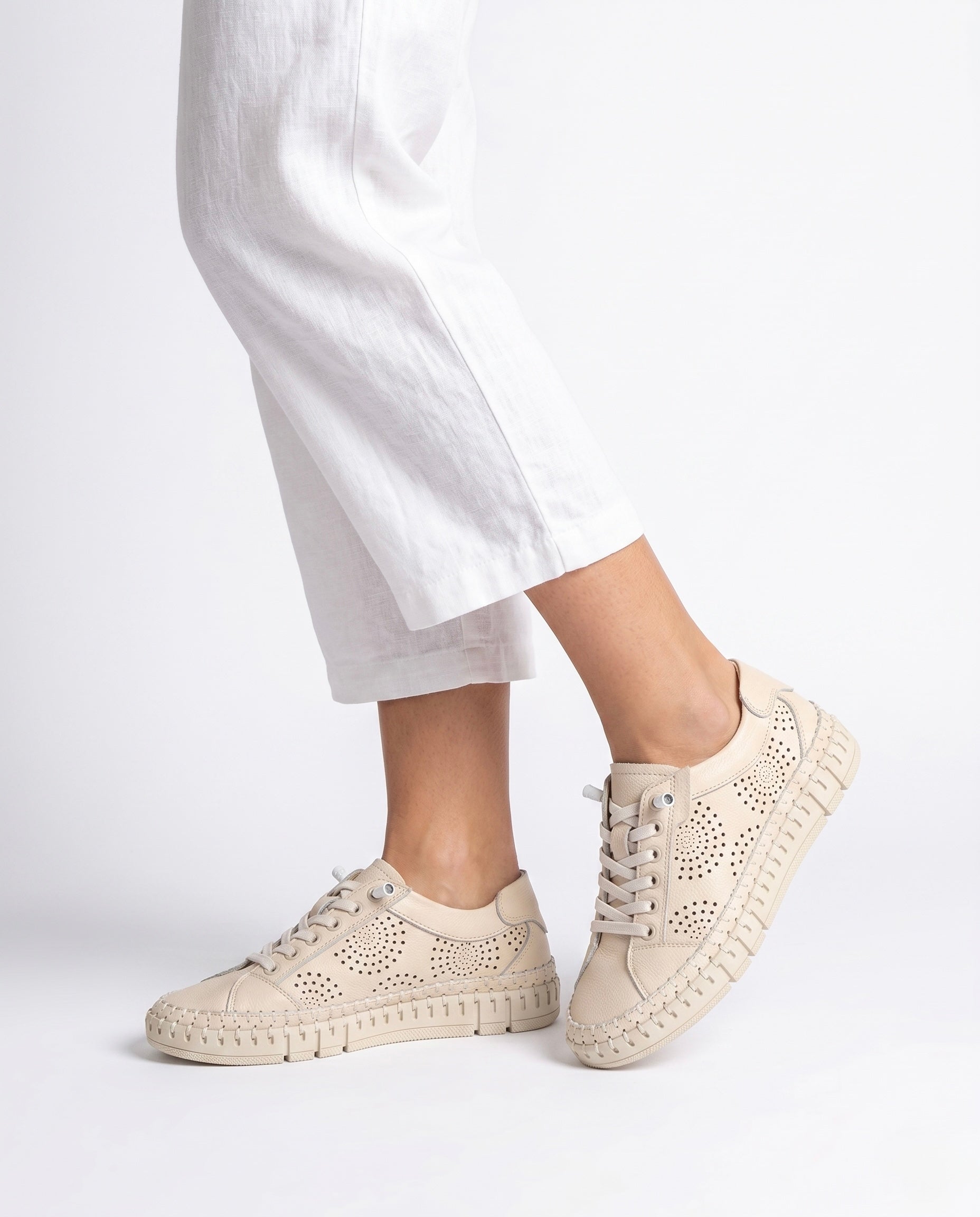 Sneaker FLOW-001 beige