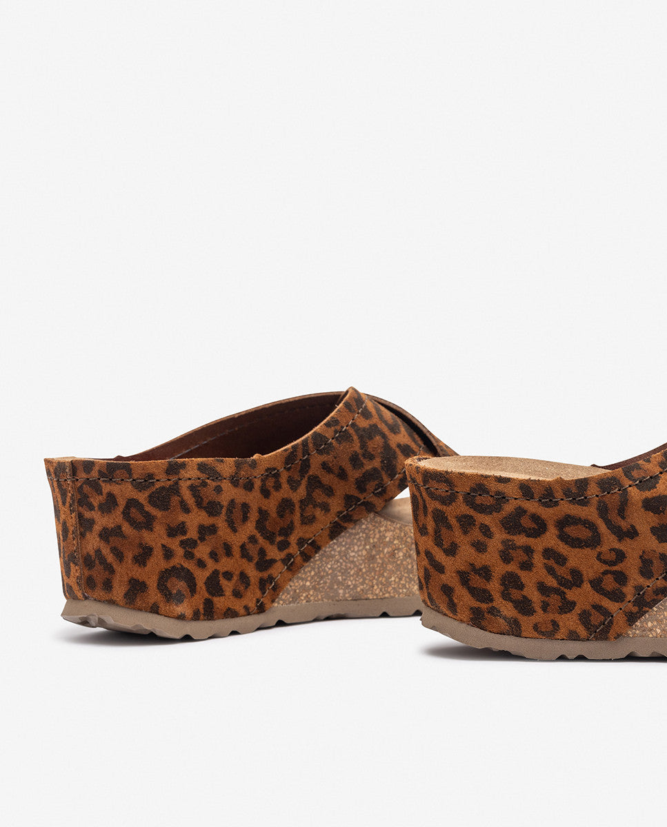 Sandalia de cuña BARI-257 leopardo_36437.jpg