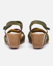 Sandalia de cuña Cadiz 140 verde_28862.jpg