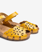 Sandalia de cuña MONACO-247 amarillo_37189.jpg