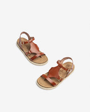 Sandalia plana ARENA-021 marrón_36608.jpg