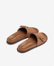 Sandalia plana LEO-301 marrón_37529.jpg