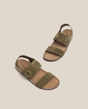 Sandalia plana Macam 216 verde_32925.jpg