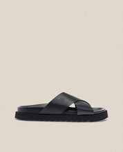 Sandalia plana Man 003 negro_33550.jpg