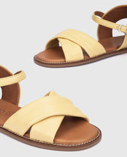 Sandalia plana Vera 003 amarillo_22666.jpg