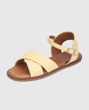 Sandalia plana Vera 003 amarillo_22671.jpg