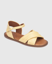 Sandalia plana Vera 003 amarillo_22672.jpg