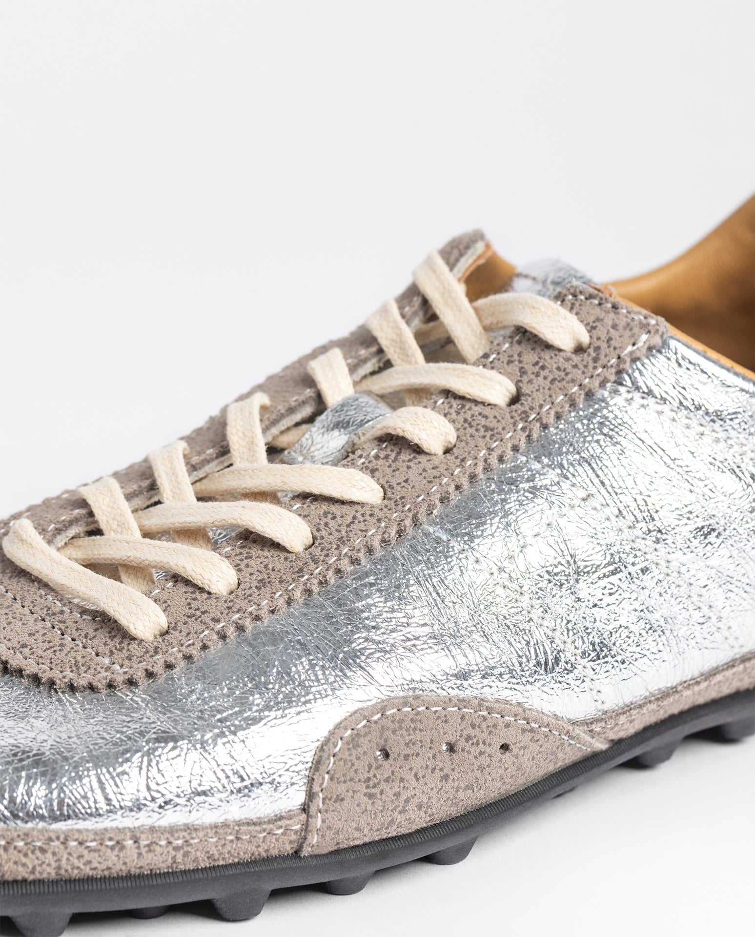 Sneaker LYON-261 plateado_42114.jpg