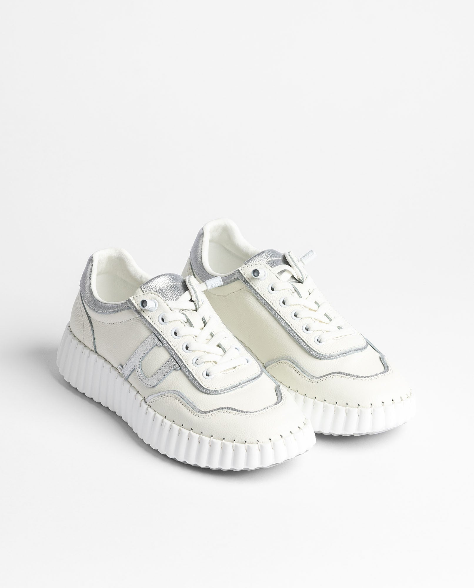 Sneaker VANNA-105 plateado_38668.jpg