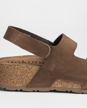 Sandalia plataforma WIWI-261 marrón oscuro