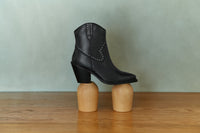 Botín de tacón RID-401 negro