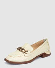 Zapato plano Amira 001 beige_20658.jpg