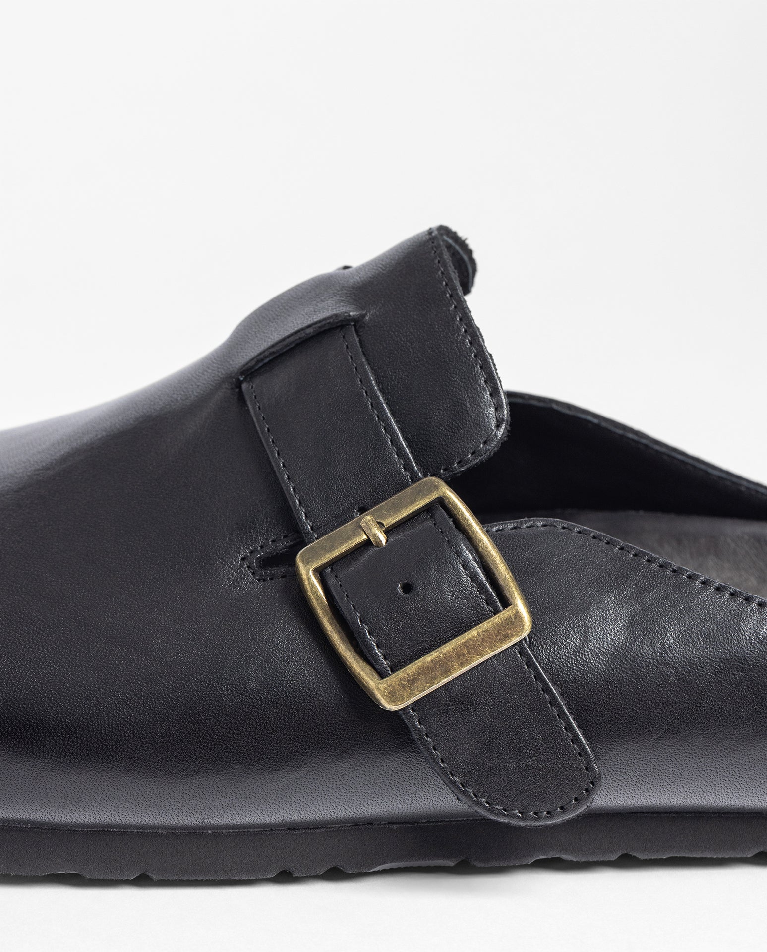 Zueco IBON-261 negro_42077.jpg
